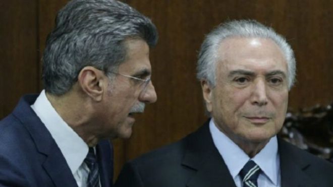 يُعد روميرو جوكا، وزير التخطيط البرازيلي (إلى اليسار)، من أهم حلفاء الرئيس الانتقالي تامر ونائب رئيس حزبه
